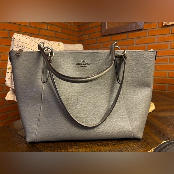 Coach Ava Tote Leather Bag❤️ - Picture 1 of 11